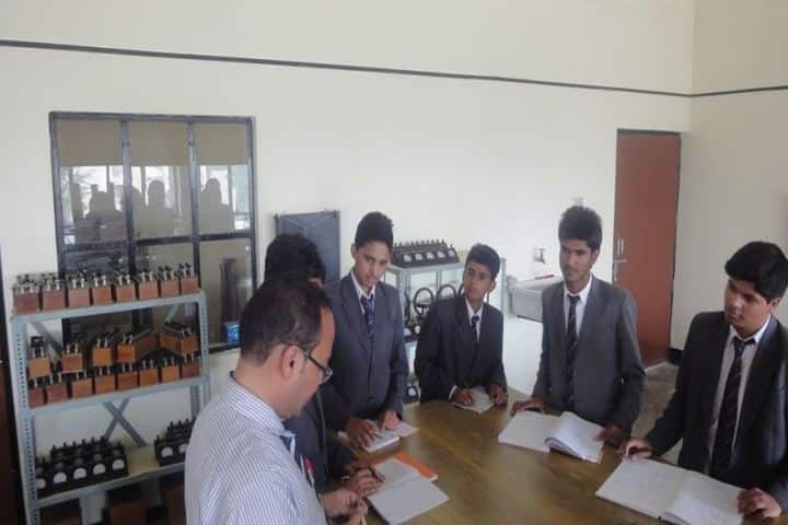 Ghanshyam Das Birla Memorial School-Physics Lab
