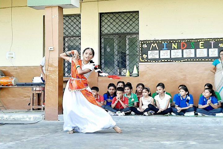 Green Field Academy-Dancing Activity