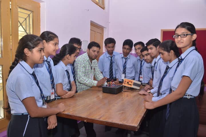 Holy Ganges Public School-Physics Lab