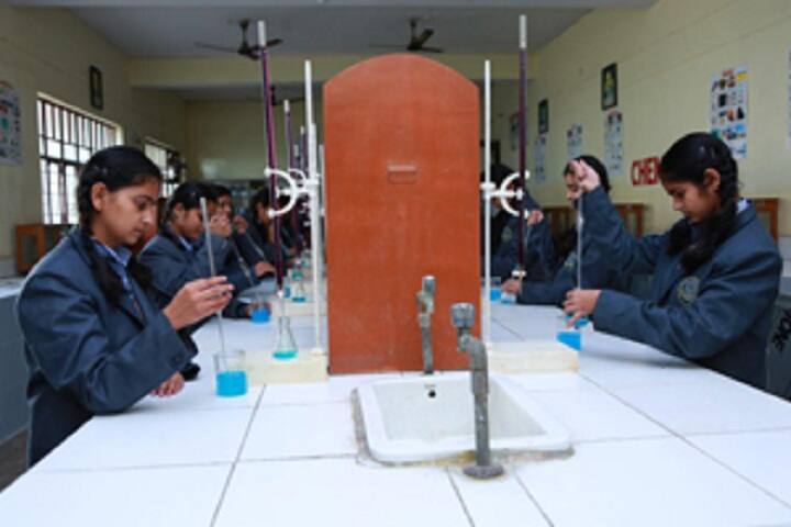 Jaycees Public School-Chemistry Lab
