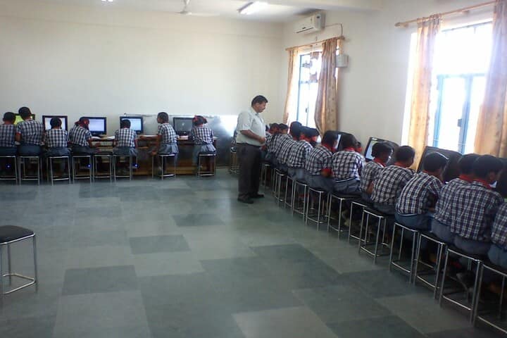 Kendriya Vidyalaya No 1-Computer Lab