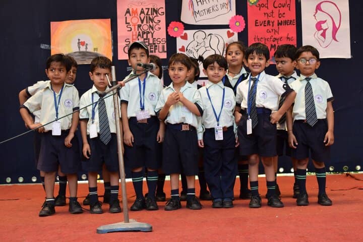 Mount Litera Zee School-Singing