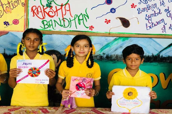 New Light School-Rakhi Making