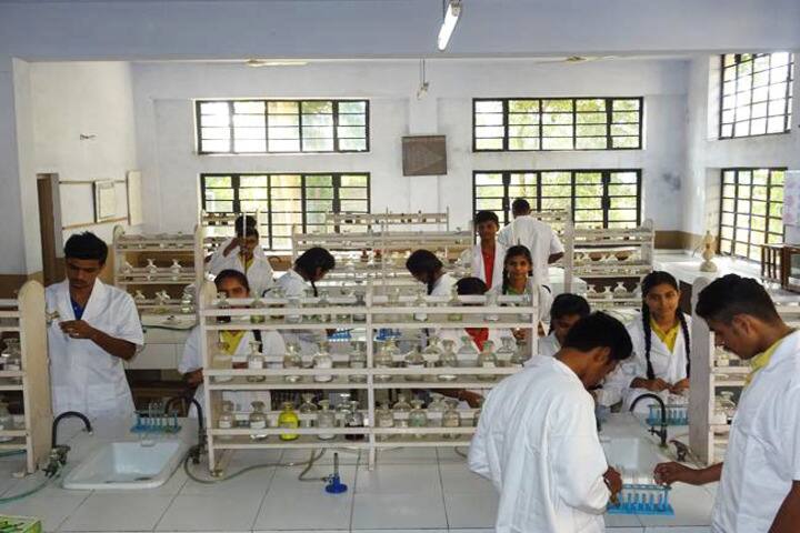 Riverdale International School-Science Lab
