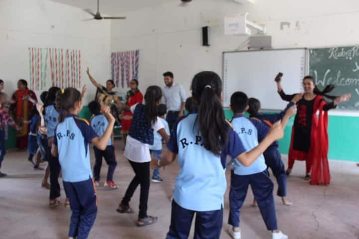 Rudra Public School-Dance Class