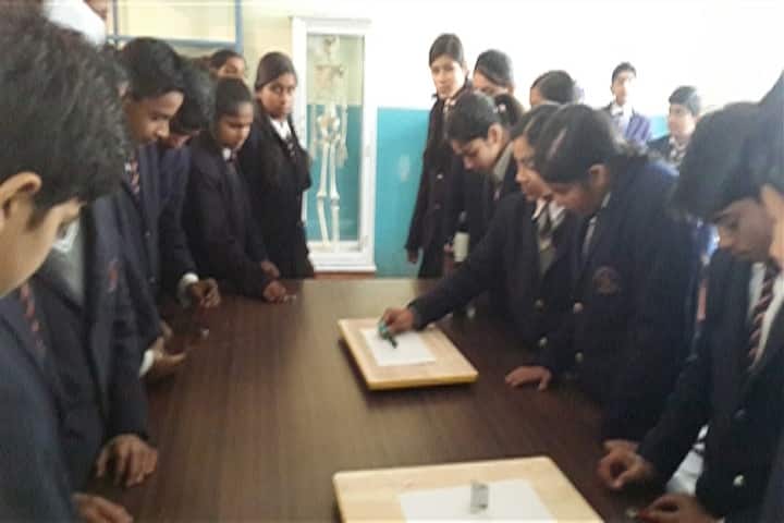 Spring Field School-Biology Lab