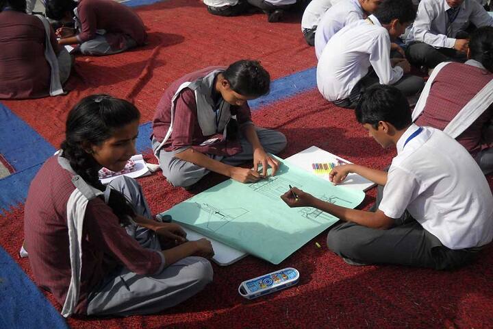 Sri Devi Dutt Chhimwal Memorial Public School-Poster Presentation