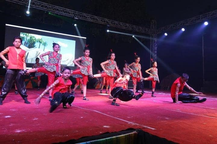 The Oxford Academy-Dancing Activity