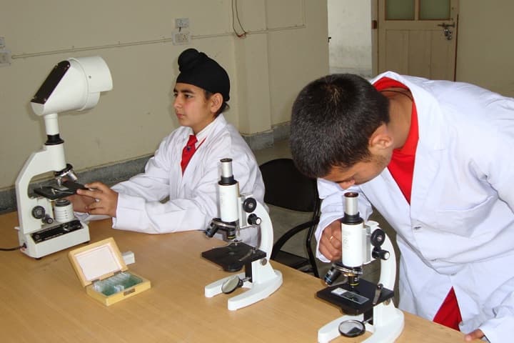 The Royal College-Biology Lab