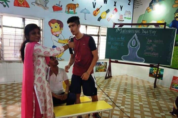 Adarsh Vidyalalya English Medium Higher Secondary School-Quiz Competition