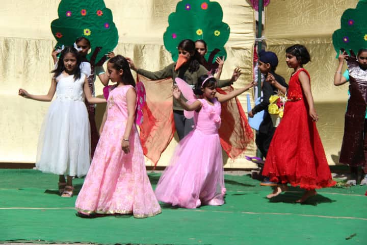 WoodBridge School-Dancing