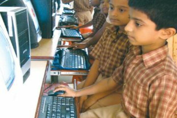 Amrita Vidyalayam - Computer Lab