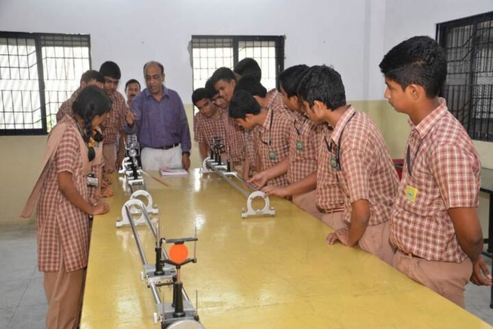 Amrita Vidyalayam - Physics Lab