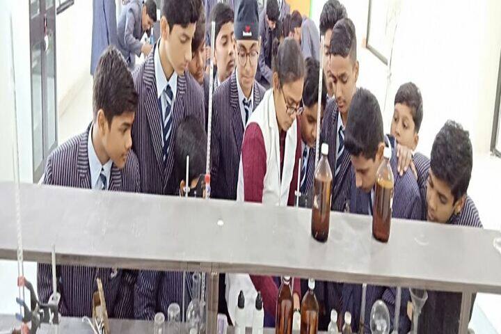 Alok International School-Laboratory