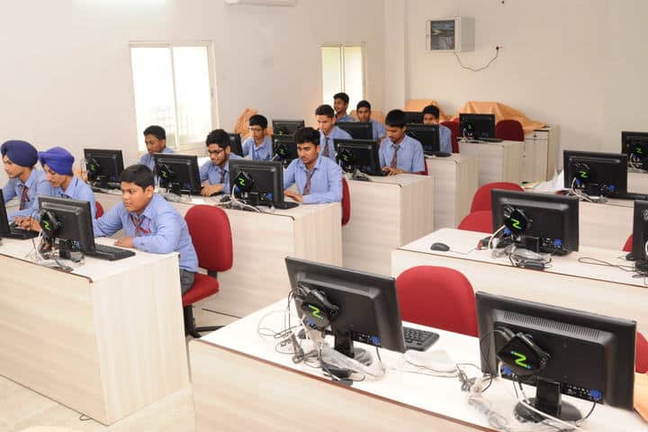Guru Nanak Public School-Computer Lab