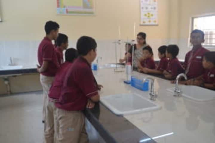 Hebron School-Chemistry Lab