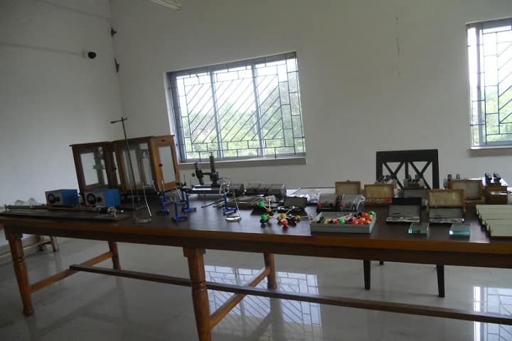 Lmet International School-Physics Lab