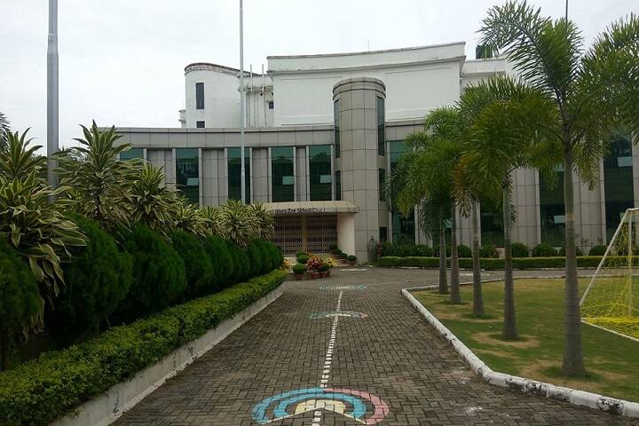 Mount Litera Zee School-Campus Entrance