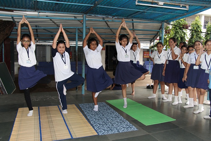Shri Shikshayatan School-Yoga