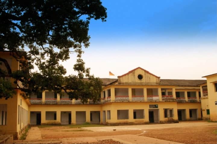South Eastern Railway Senior Secondary School-School Building