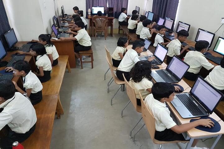 The Levelfield School-Computer Lab