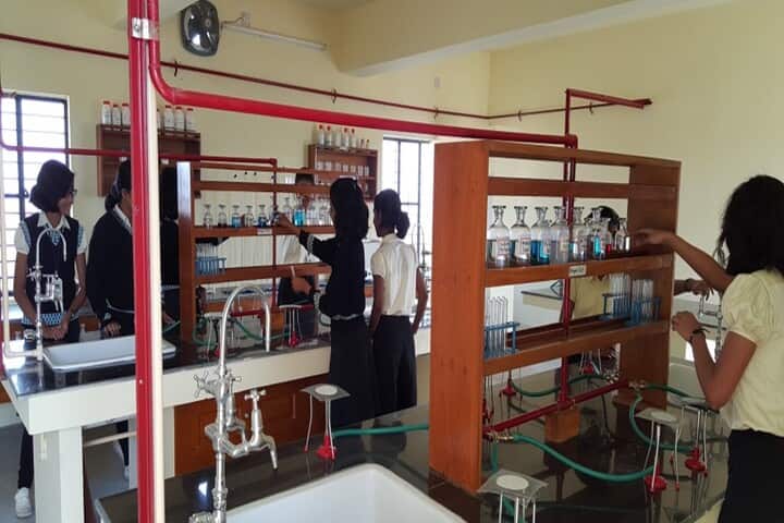 The Levelfield School-Science Lab