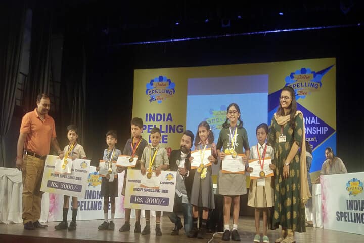 Emmaus Swiss Referral Hospital School-Medals Presenting