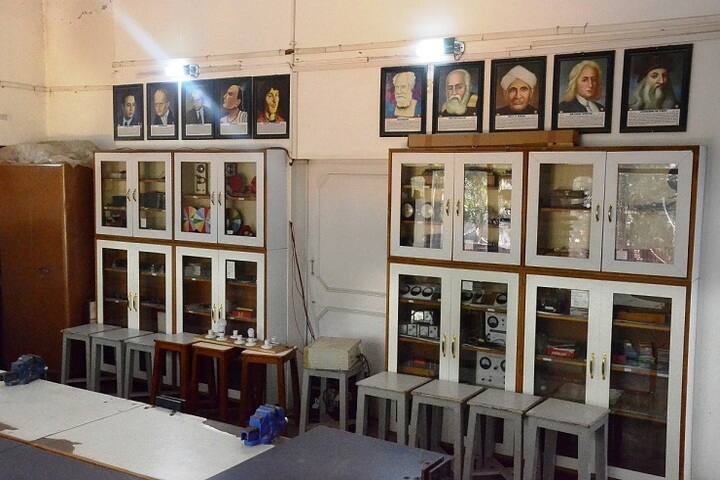 Tender Heart School-Physics Lab