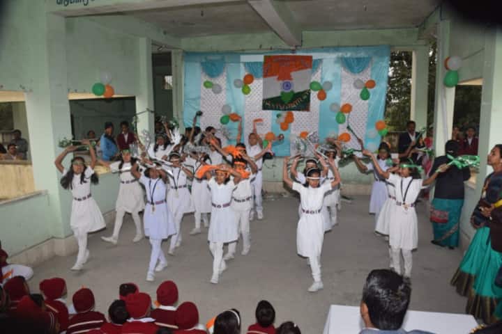 DAV Public School-Group Dance