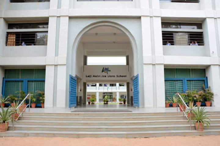 Lalji Mehrotra Lions School-Campus-View entrance