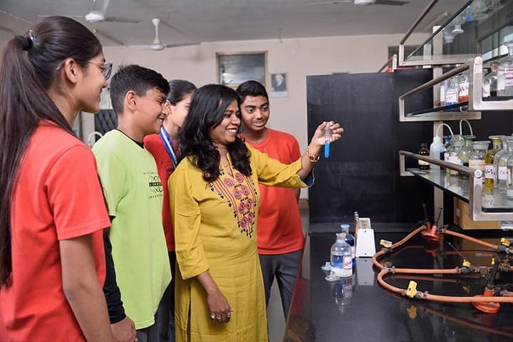 Anand Niketan-Chemistry Lab