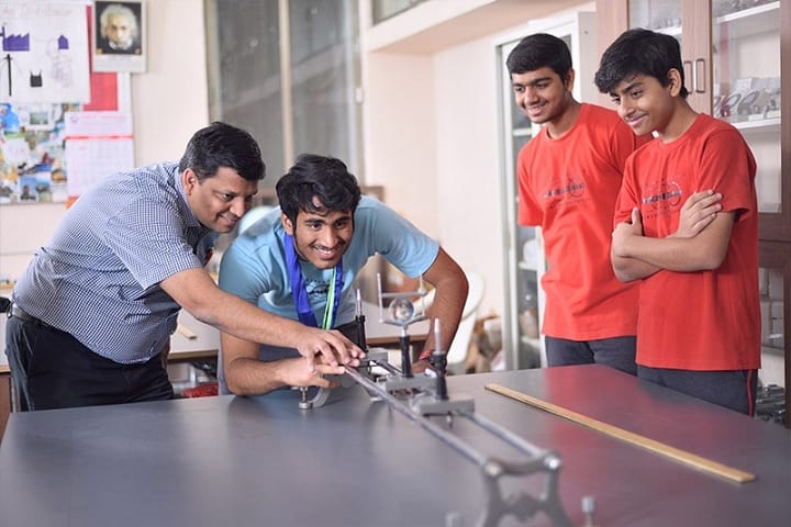 Anand Niketan-Physics Lab