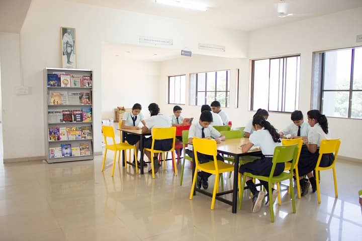 Vapi Public School-Library with reading room