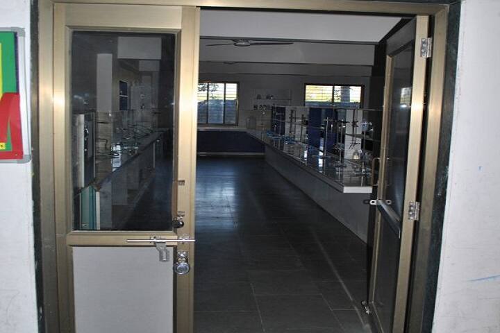 Mother Teresa World School-Chemistry Lab