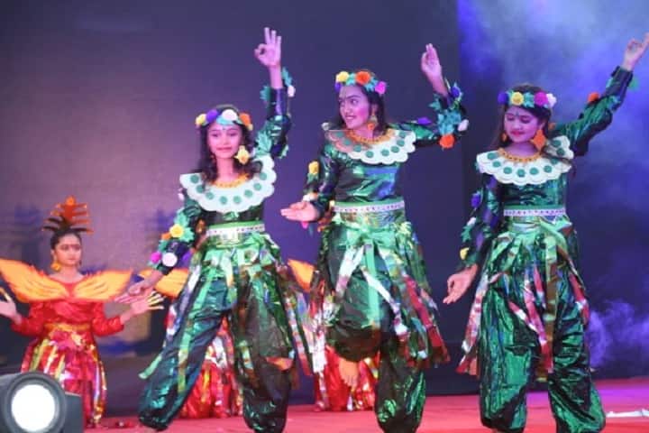 Dr Vijaypat Singhania School-Events dance