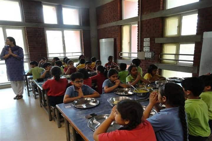 The Shri Ram School-Cafeteria