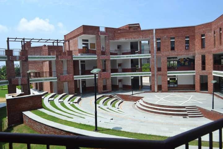 Shikshantar Senior Secondary School-Campus-View front