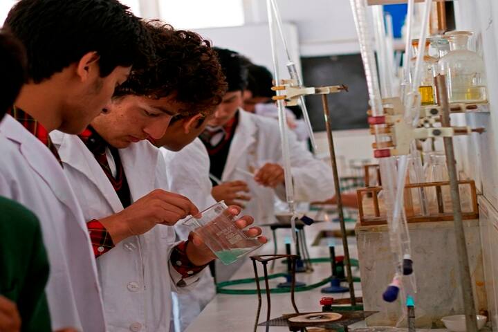 Kullu Valley School-Chemistry Lab