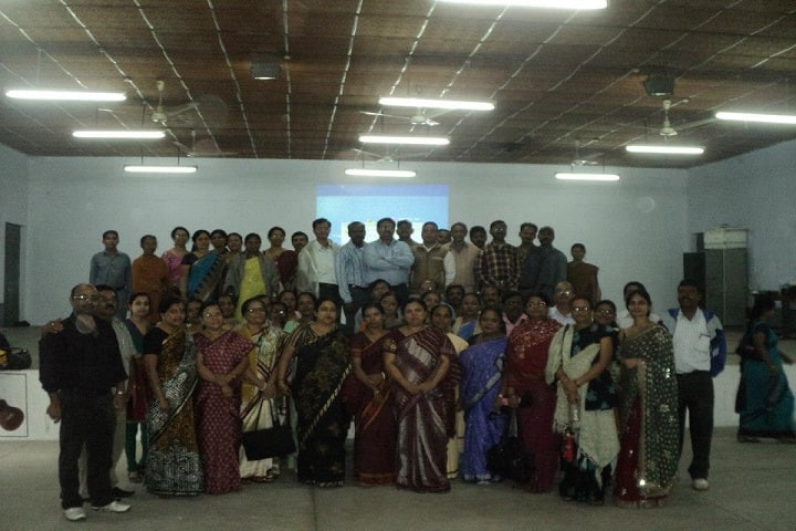 De Nobili School-Staff Group Photo
