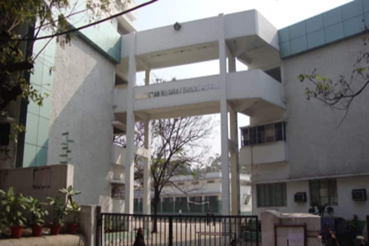 Narbheram Hansraj English School-Campus