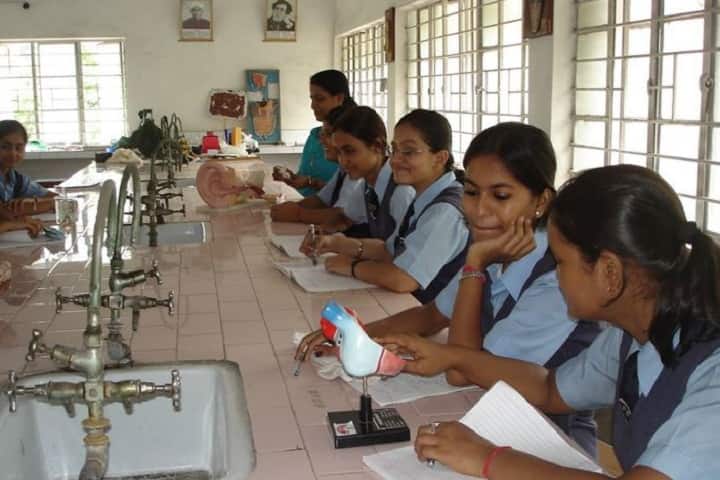 Motilal Nehru Public School-Biology Lab