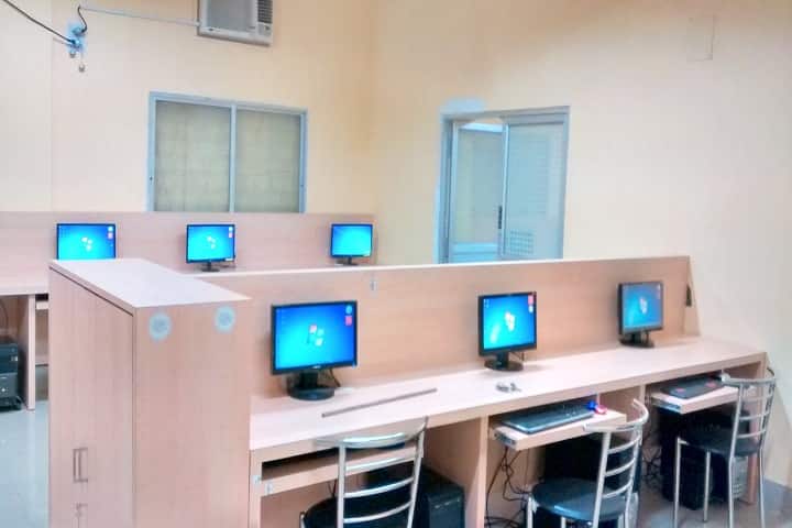 Sister Nivedita English High School-IT Lab