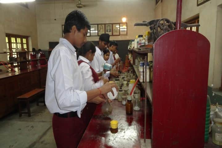 Sister Nivedita English High School-Science Lab