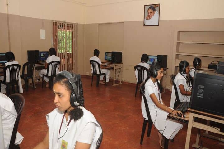 Amrita Vidyalayam-Chemsitry Lab