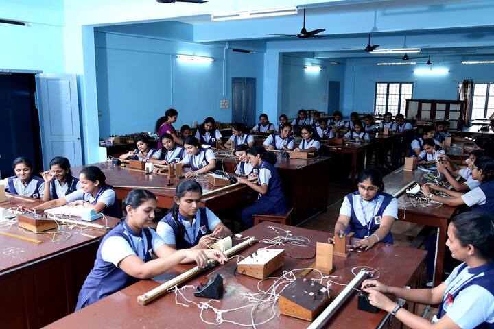 Holy Angels I S C School-Physics Lab