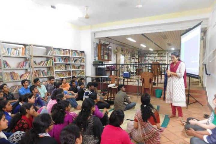 Sri Adwayananda Public School-Library