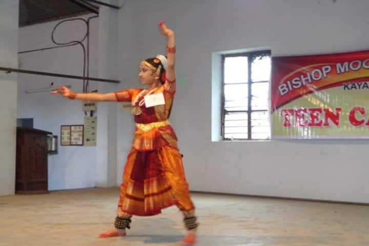 Bishop Moore Vidyapith-Dancing Activity