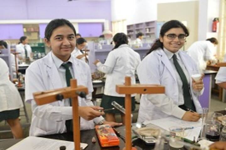 Bishop Cotton Girls School-Physiscs Lab