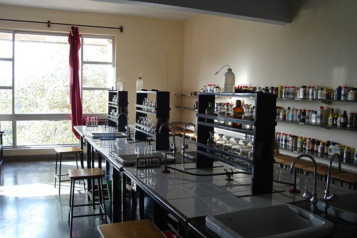 The Valley School-Chemistry Lab