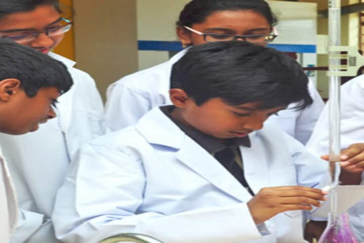 Innisfree House School-Chemistry Lab